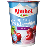 Almhof Halfvolle yoghurt kers Foto van Almhof Halfvolle yoghurt kers