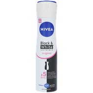 Nivea Deospray black & white invisible Foto van Nivea Deospray black & white invisible