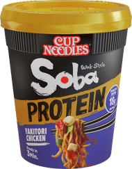 Nissin Soba noodles protein yakitori kip Foto van Nissin Soba noodles protein yakitori kip