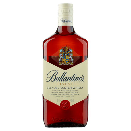 Foto van Ballantines Whisky blended scotch op witte achtergrond