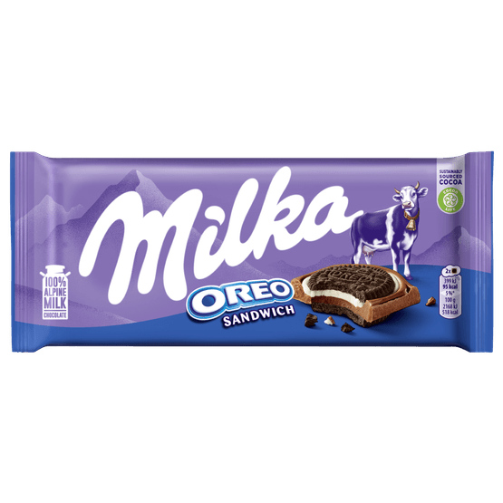 Foto van Milka Oreo sandwich op witte achtergrond