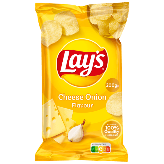Foto van Lay's Chips cheese onion op witte achtergrond