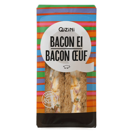 Foto van Qizini Sandwich bacon ei op witte achtergrond