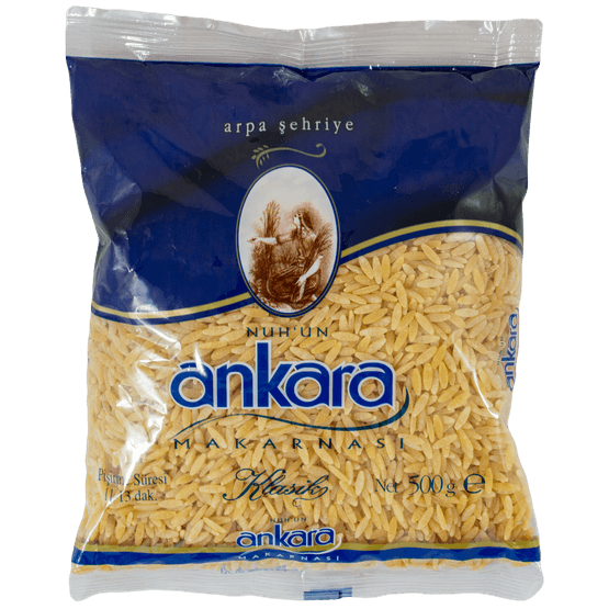 Foto van Ankara Arpa sehriye (orzo) op witte achtergrond