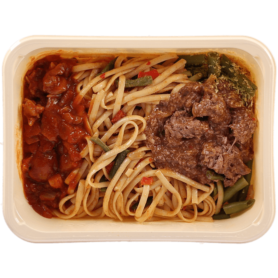 Foto van Mealmasters Surinaamse bamitafel met groenten op witte achtergrond