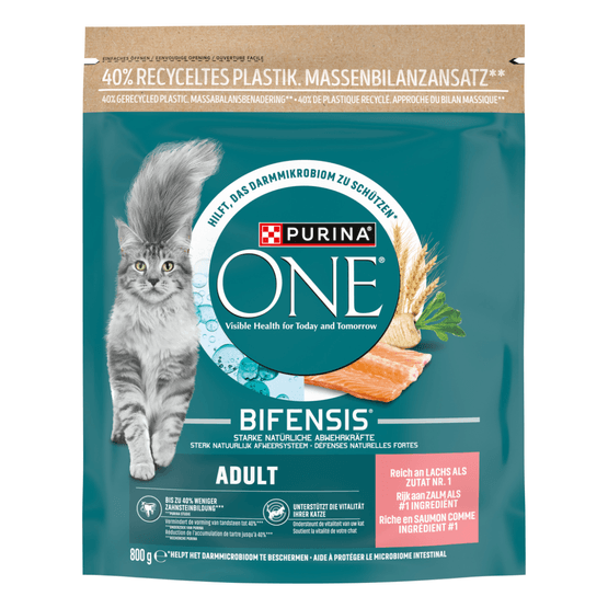 Foto van Purina One Kattenvoer adult zalm & volkoren granen op witte achtergrond