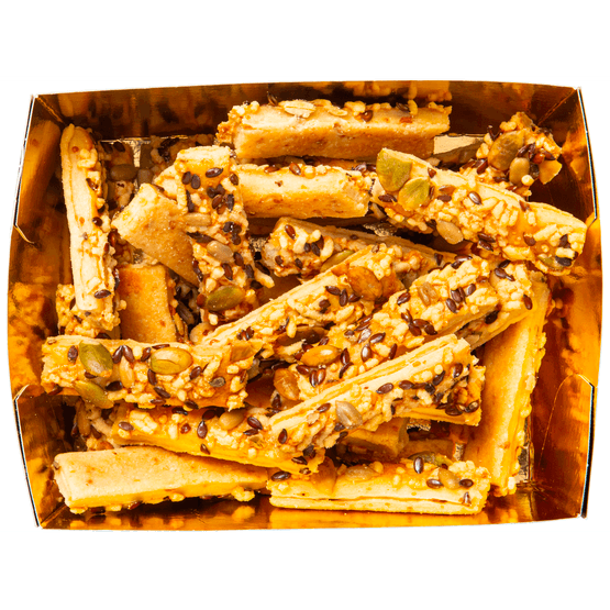 Foto van Euro Patisserie Roomboter mini kaasstengels met zaden op witte achtergrond