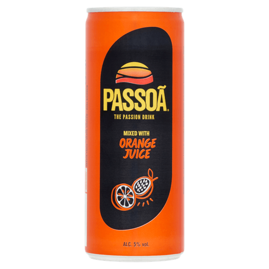 Foto van Passoa Orange juice op witte achtergrond