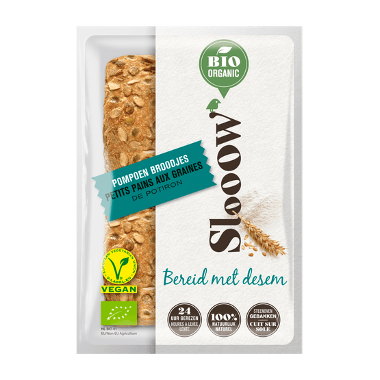 Foto van Slooow BIO Pompoenbroodjes 4 stuks op witte achtergrond