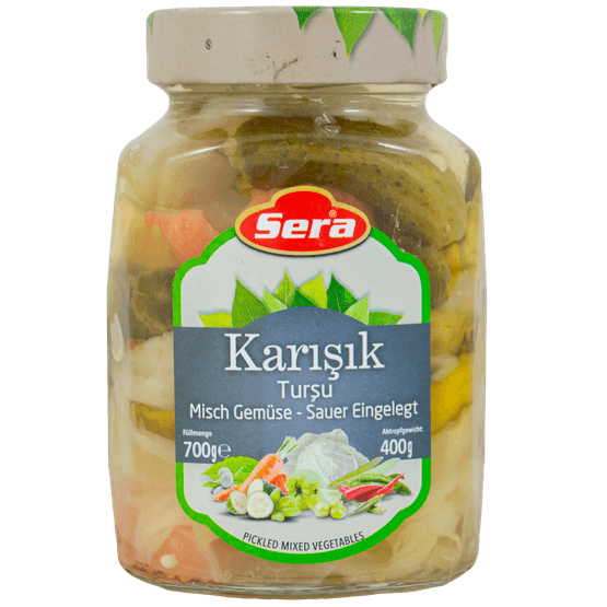 Foto van Sera Karisik tursu op witte achtergrond