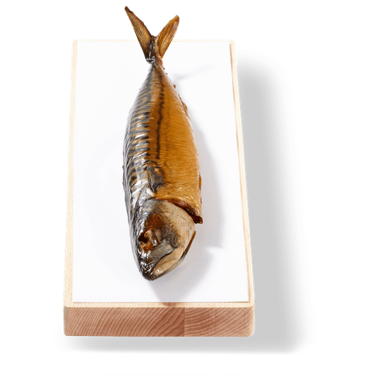 Foto van 1 de Beste Makreel heel gerookt op witte achtergrond