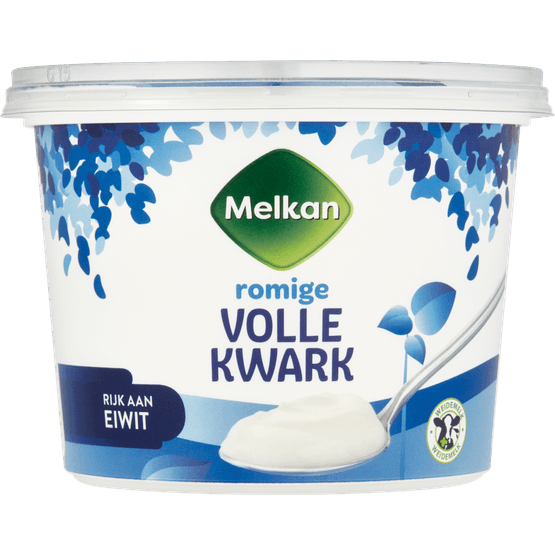 Foto van Melkan Romige volle kwark op witte achtergrond