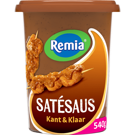 Foto van Remia Satesaus kant en klaar op witte achtergrond