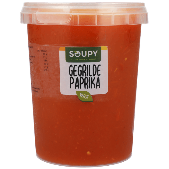 Foto van Soupy Paprikasoep vers op witte achtergrond