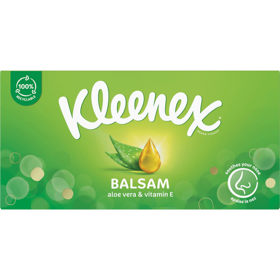 Foto van Kleenex Tissues balsam box op witte achtergrond