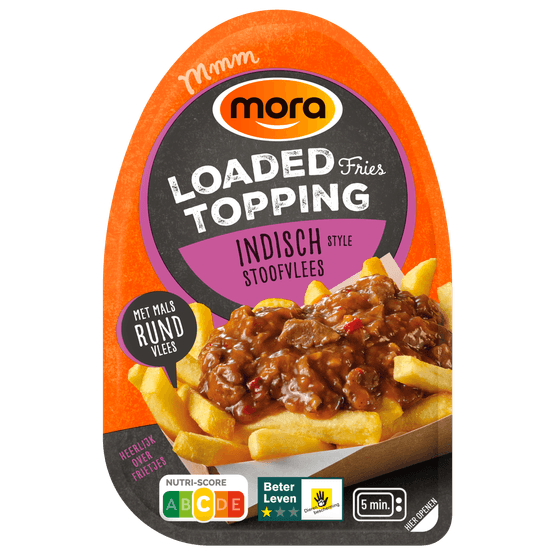Foto van Mora Loaded fries topping indisch stoofvlees op witte achtergrond
