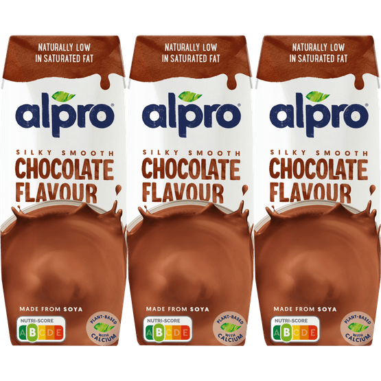 Foto van Alpro Sojadrink choco op witte achtergrond