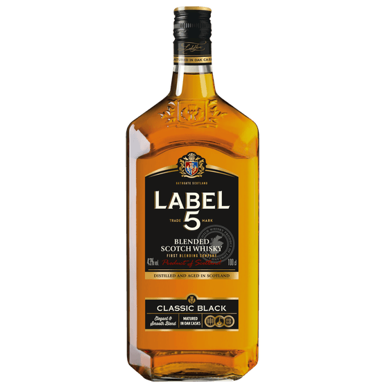 Foto van Label 5 Scotch whisky op witte achtergrond
