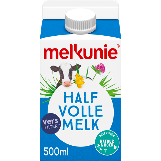 Foto van Melkunie Halfvolle melk op witte achtergrond