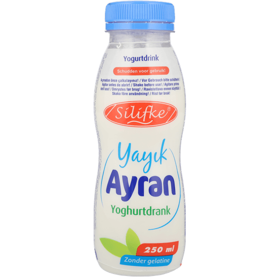 Foto van Silifke Ayran drinkyoghurt op witte achtergrond