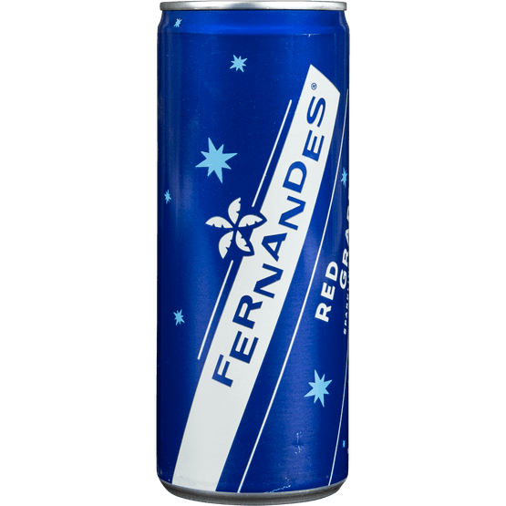 Foto van Fernandes Red grape op witte achtergrond