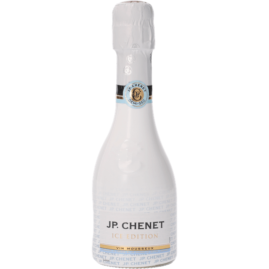 Foto van JP. Chenet Ice edition white op witte achtergrond