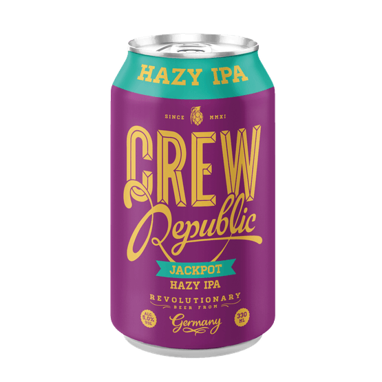Foto van Crew Republic Jackpot hazy IPA op witte achtergrond
