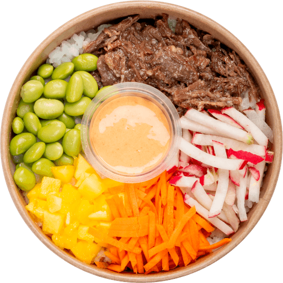 Foto van Fresh & easy Poke bowl beef teriyaki op witte achtergrond
