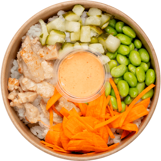 Foto van Fresh & easy Poke bowl kip op witte achtergrond