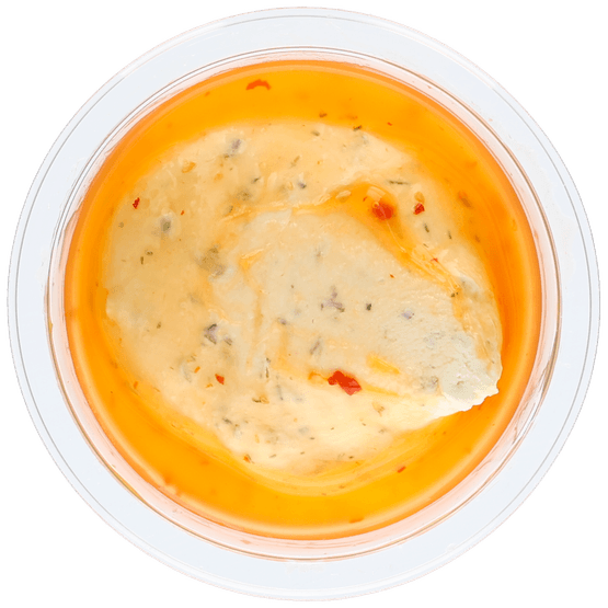 Foto van Bits & Bites Chili mascarpone dip op witte achtergrond