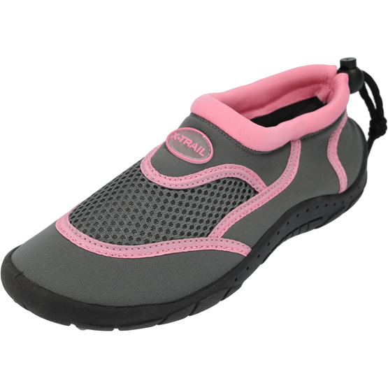 Foto van Waterschoenen maat 36-41 op witte achtergrond
