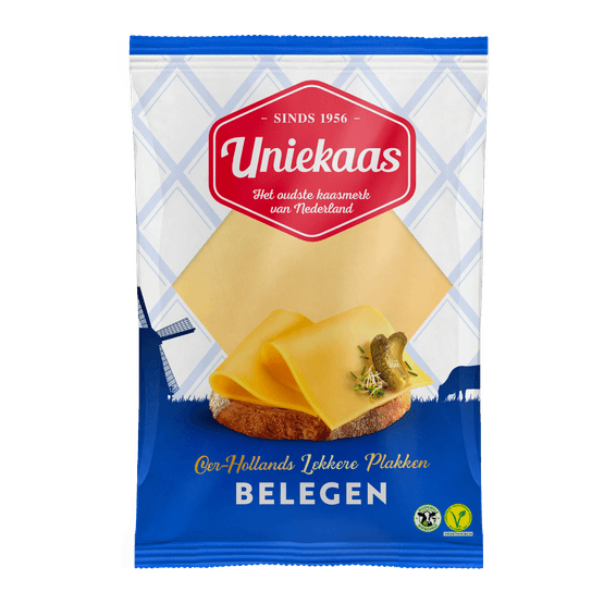 Foto van Uniekaas Belegen plakken 48+ op witte achtergrond