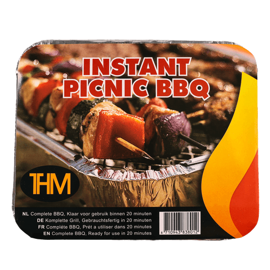 Foto van THM Instant barbecue kant en klaar op witte achtergrond