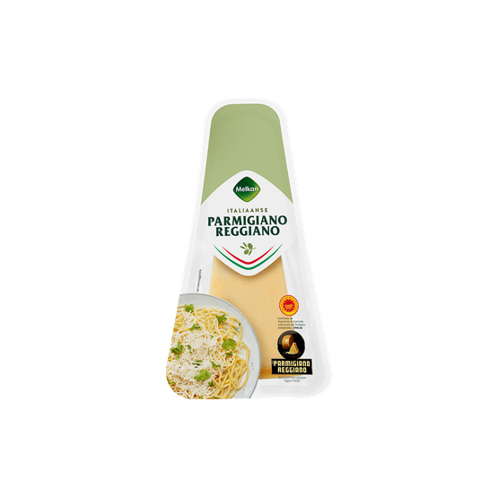 Foto van Melkan Parmigiano reggiano 30+ op witte achtergrond