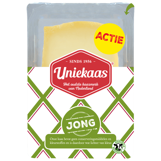 Foto van Uniekaas Jong stuk op witte achtergrond