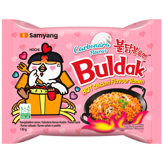 Foto van Samyang Buldak hot chicken ramen carbonara op witte achtergrond