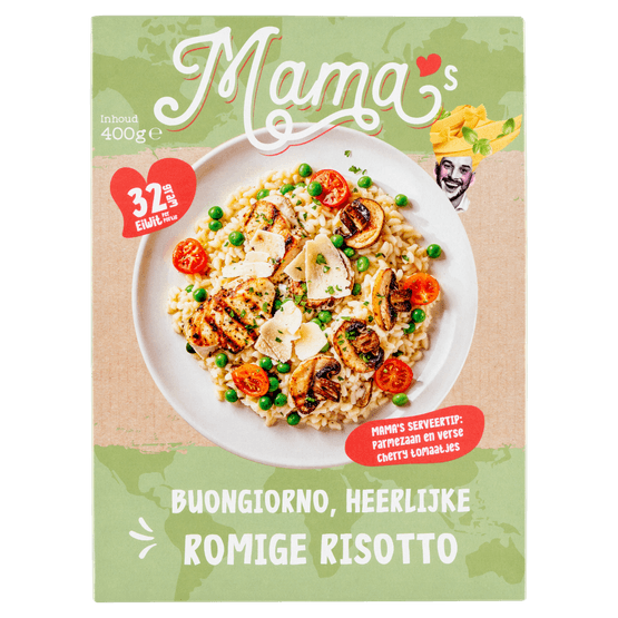 Foto van Risotto met kip op witte achtergrond