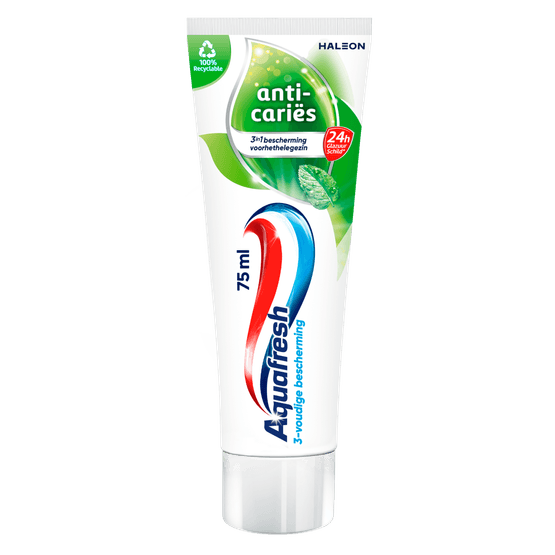 Foto van Aquafresh Tandpasta anti-cariës op witte achtergrond