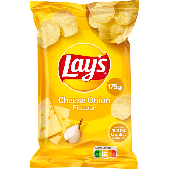 Foto van Lay's Chips cheese onion op witte achtergrond