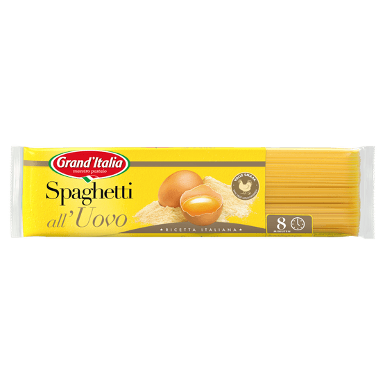 Foto van Grand'Italia spaghetti all'uovo op witte achtergrond