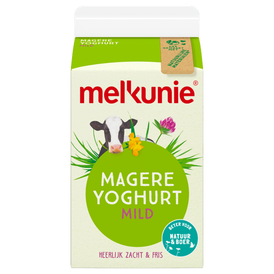 Foto van Melkunie Magere yoghurt mild op witte achtergrond