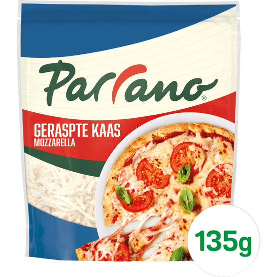Foto van Parrano Mozzarella geraspt op witte achtergrond