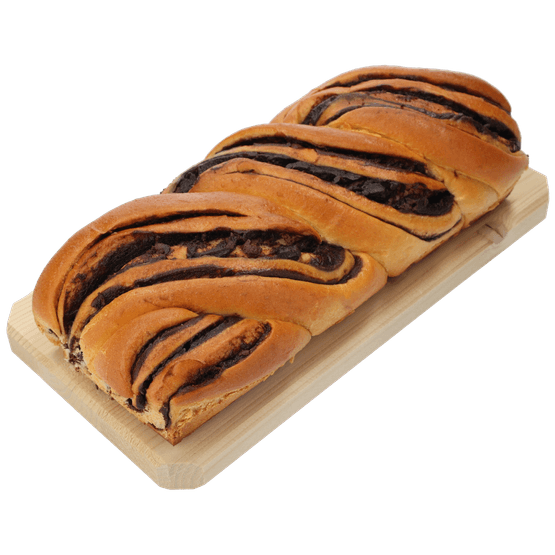 Foto van Tilly Vlechtbrioche chocolade met chocolade stukjes op witte achtergrond