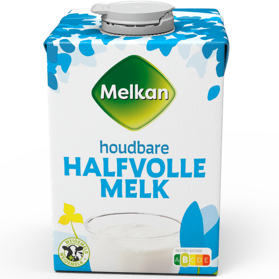 Foto van Melkan Houdbare melk halfvol op witte achtergrond