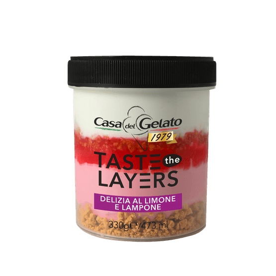 Foto van Taste the layers raspberry lemon pie op witte achtergrond