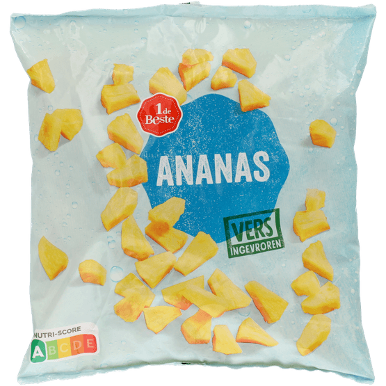 Foto van 1 de Beste Ananas stukjes op witte achtergrond