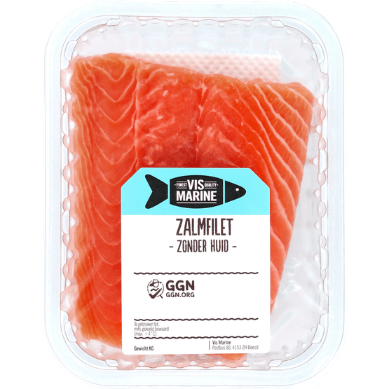 Foto van Zalmfilet zonder huid op witte achtergrond
