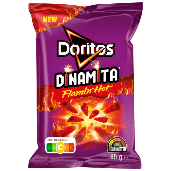 Foto van Doritos Tortilla chips dinamita flamin hot op witte achtergrond