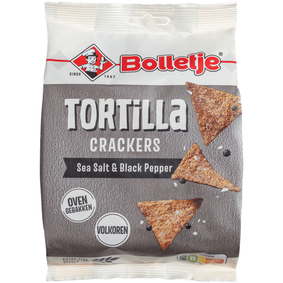 Foto van Bolletje Tortilla crackers sea salt black pepper op witte achtergrond