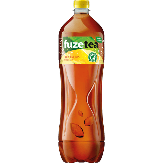 Foto van Fuze tea Sparkling black tea op witte achtergrond
